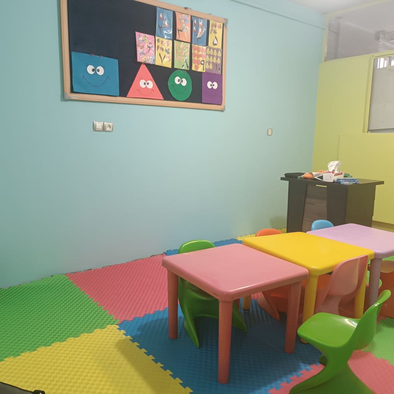 پیش دبستان و دبستان پسرانه تلاشگران